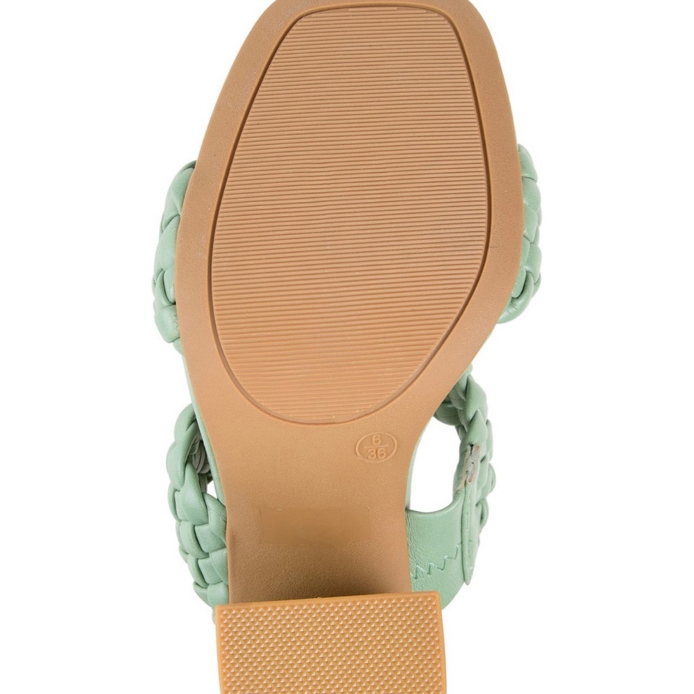 Journee Collection Women's Melissa Pumps - Picture 5 of 7